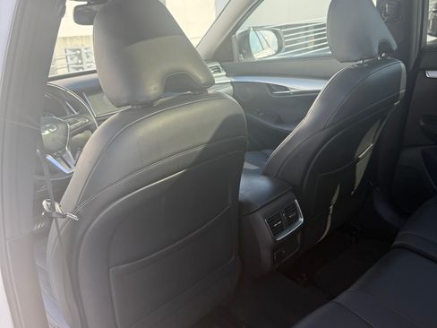 Used 2019 INFINITI QX50 Luxe FWD image 19