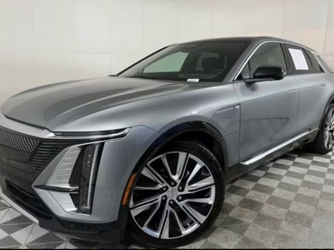 Used 2024 Cadillac Lyriq Luxury image 1