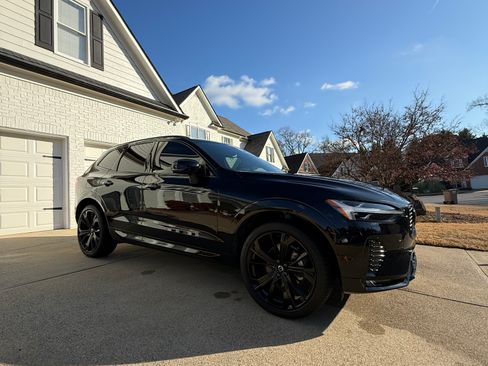 Used 2024 Volvo XC60 B5 Ultimate w/ Protection Package Premier image 4