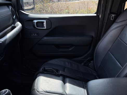 Used 2018 Jeep Wrangler Unlimited Sahara w/ LED Lighting Group image 6