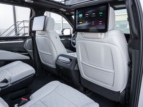 Used 2025 Cadillac Escalade V w/ LPO, ONYX Package image 15