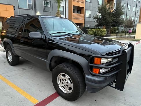 Used 1997 Chevrolet Tahoe 4WD 2-Door w/ Preferred Equipment Group 2 image 4