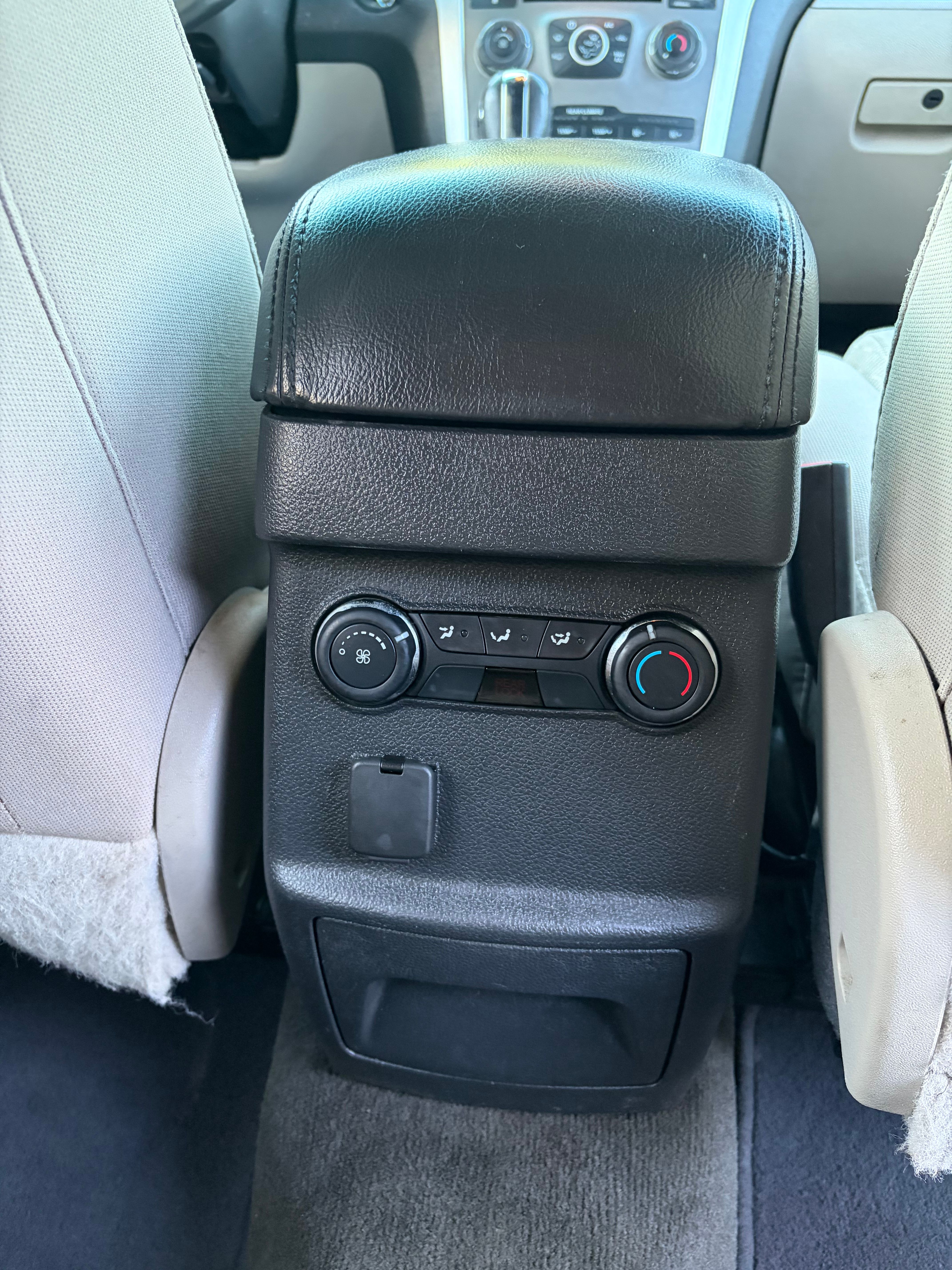 Used 2014 Ford Explorer XLT FWD image 16