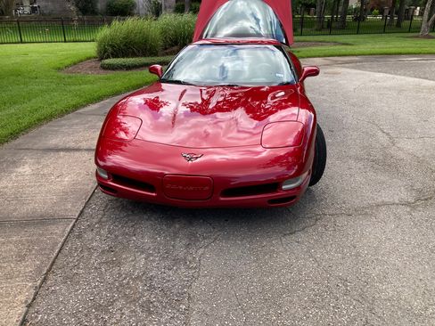 Used 2004 Chevrolet Corvette Coupe w/ Roof Package RWD image 11