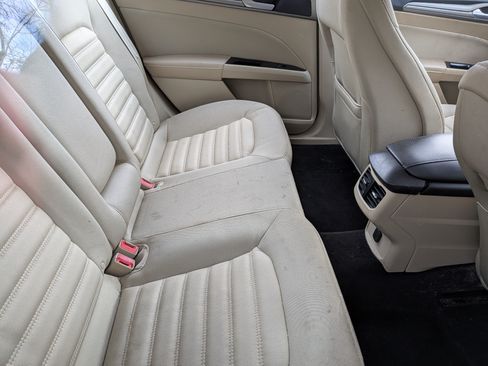 Used 2013 Ford Fusion SE image 10