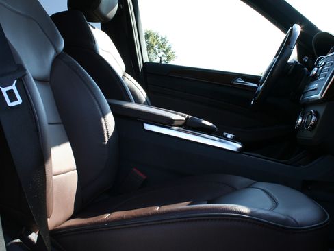 Used 2013 Mercedes-Benz ML 550 4MATIC image 12