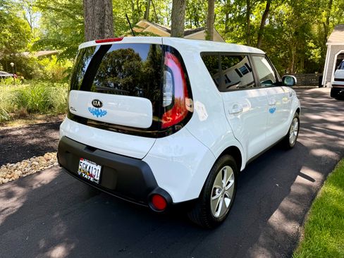 Used 2016 Kia Soul FWD image 10