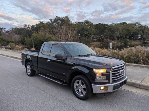Used 2015 Ford F150 XLT w/ Equipment Group 302A Luxury image 1