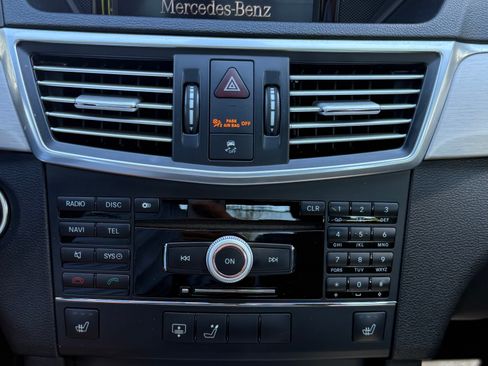 Used 2010 Mercedes-Benz E 350 4MATIC Sedan image 16