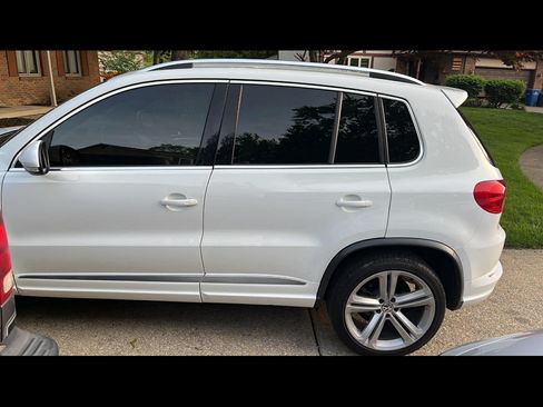 Used 2016 Volkswagen Tiguan R-Line AWD/4WD image 2