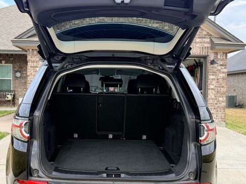 Used 2018 Land Rover Discovery Sport HSE image 27