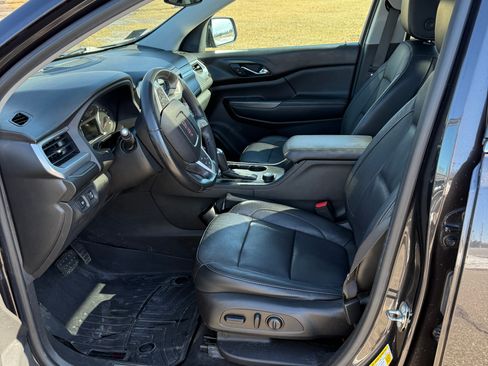 Used 2017 GMC Acadia SLT image 2