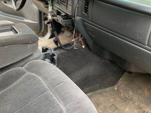 Used 2002 Chevrolet Silverado 2500 LS image 12