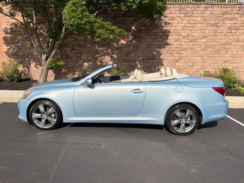 Used 2010 Lexus IS 250C RWD image 4