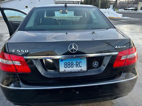 Used 2010 Mercedes-Benz E 550 4MATIC Sedan image 15