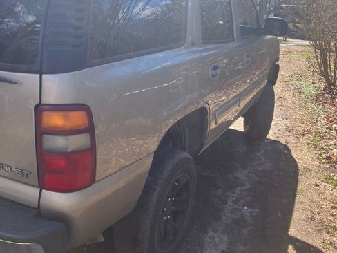 Used 2002 Chevrolet Tahoe LT image 5