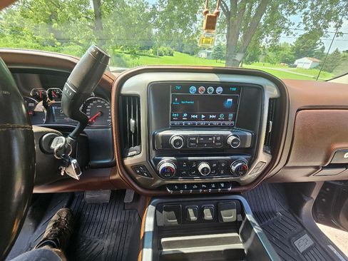 Used 2019 Chevrolet Silverado 3500 High Country image 11