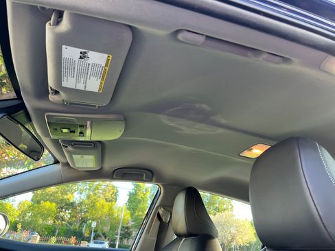 Used 2022 Toyota Camry SE image 19