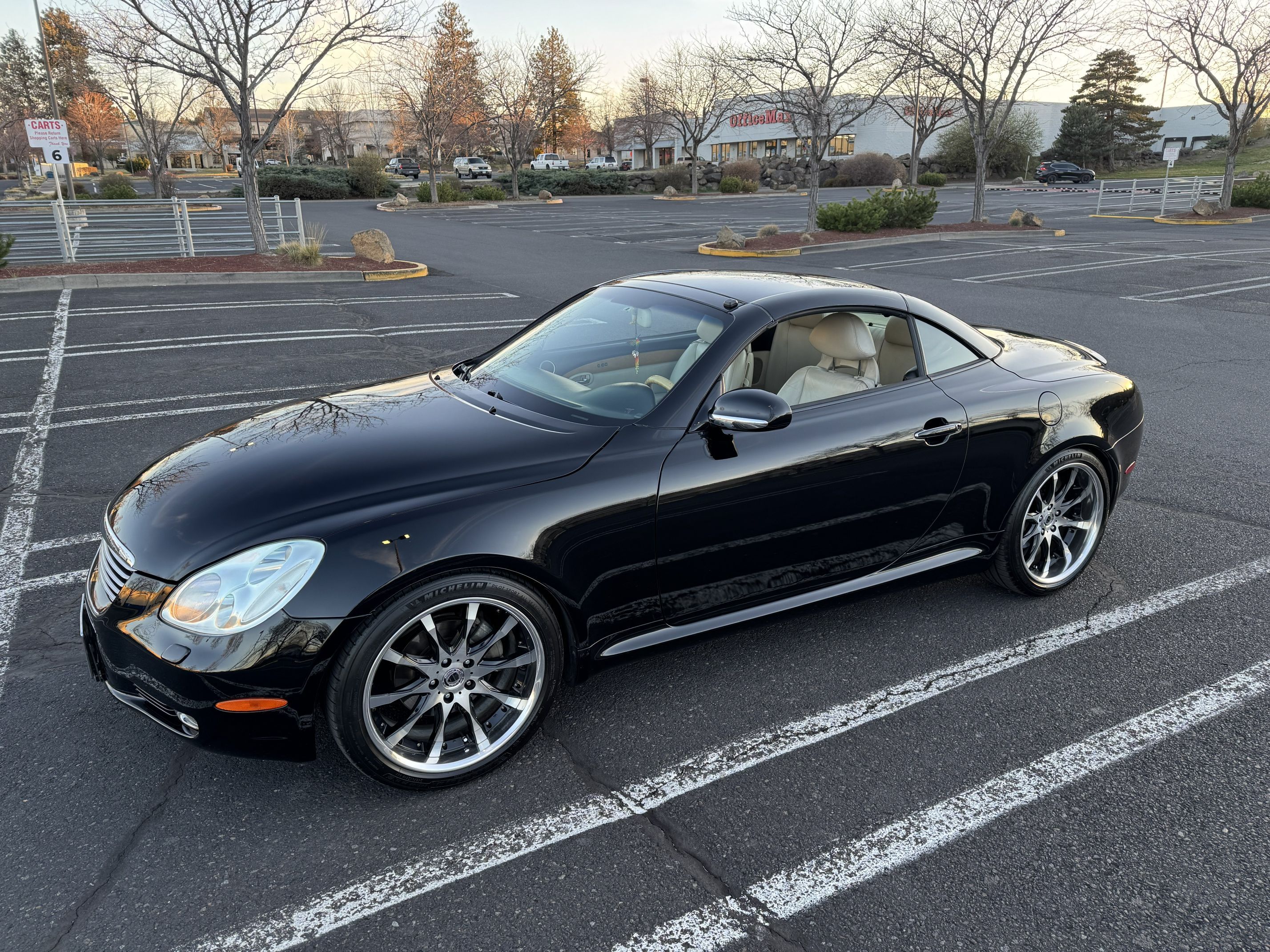 Used 2003 Lexus SC 430 Convertible RWD image 2