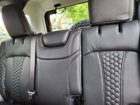 Used 2024 Jeep Wrangler Unlimited Sport image 25