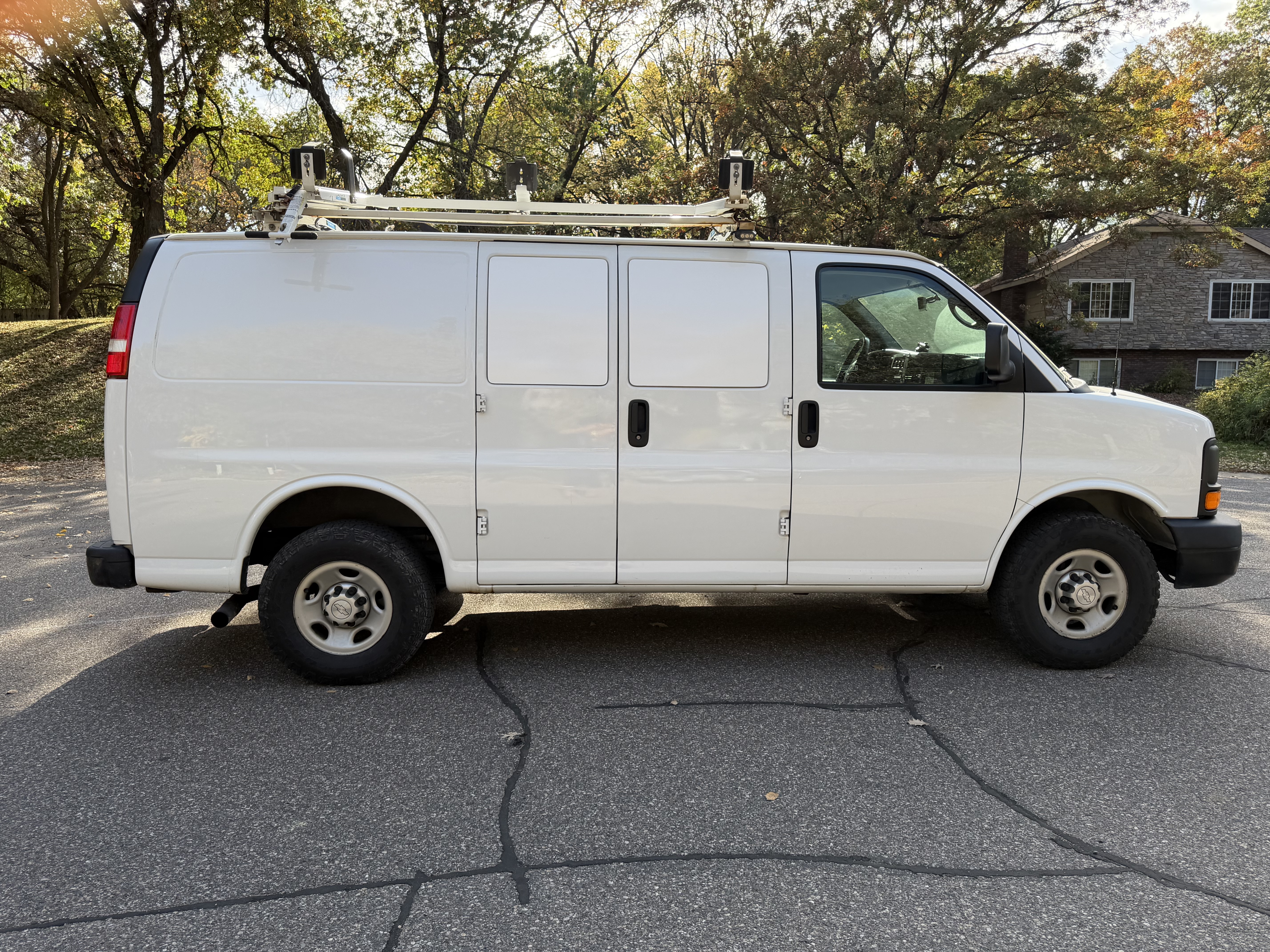 Used 2015 Chevrolet Express 2500 RWD image 6