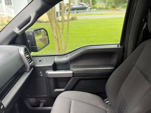 Used 2019 Ford F150 XLT w/ Equipment Group 302A Luxury AWD/4WD image 9