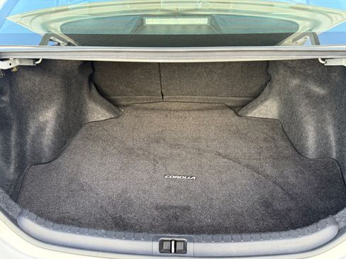 Used 2018 Toyota Corolla SE w/ Carpet Mat Package (TMS) image 27