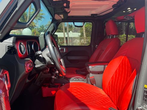 Used 2021 Jeep Gladiator Rubicon image 8