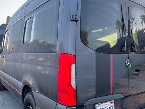 Used 2022 Mercedes-Benz Sprinter 2500 image 13