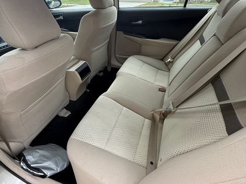 Used 2014 Toyota Camry LE image 6