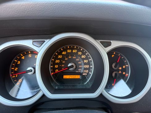 Used 2005 Toyota 4Runner Limited image 11