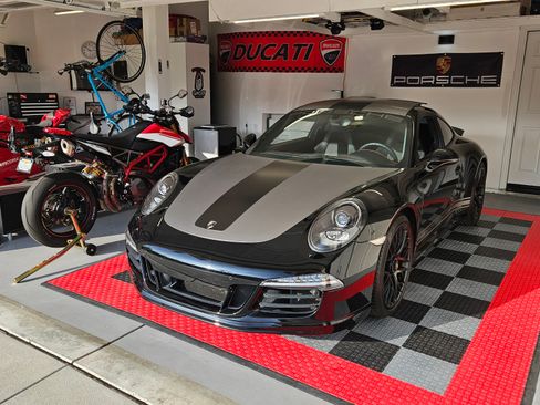Used 2016 Porsche 911 GT3 RS image 2