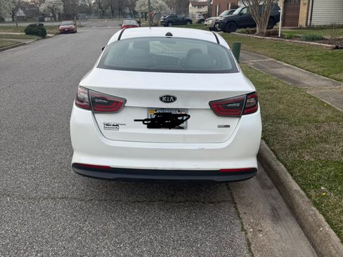 Used 2015 Kia Optima LX w/ Hybrid Convenience Package image 2