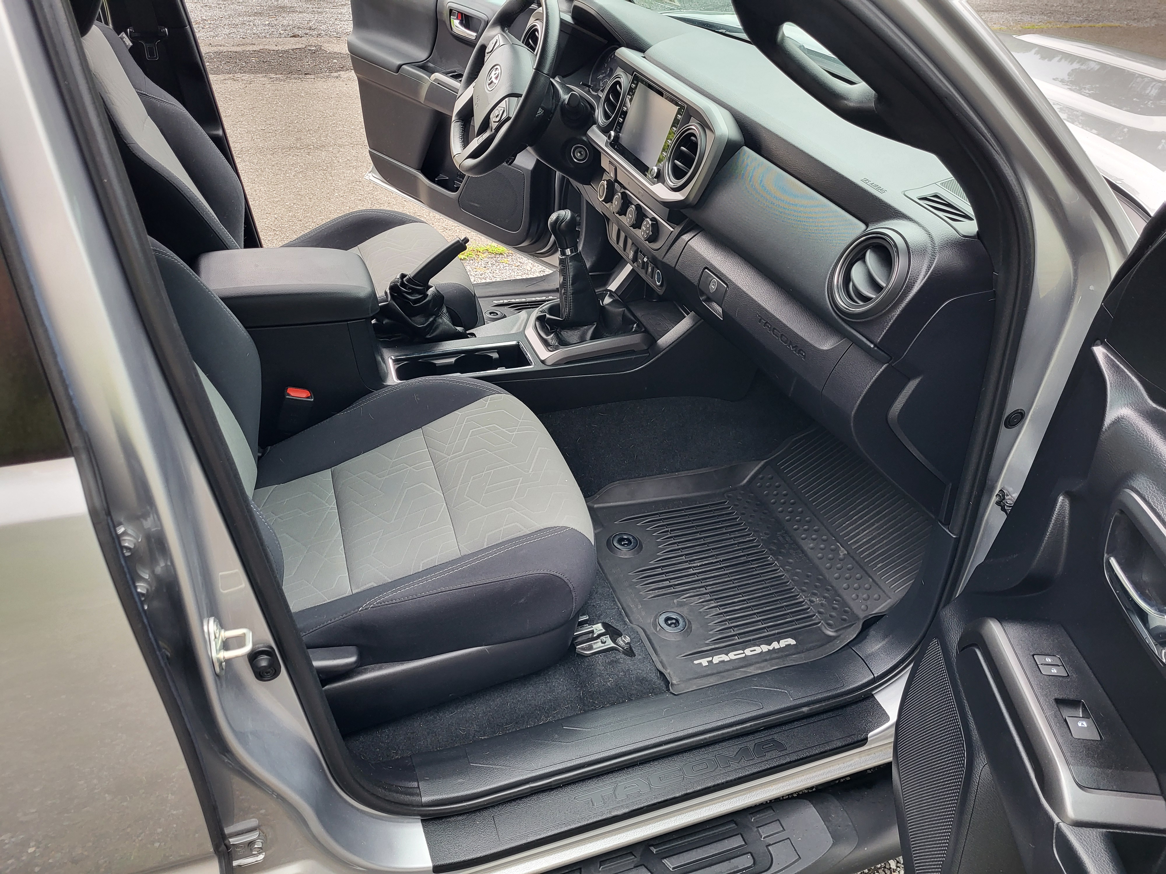 Used 2020 Toyota Tacoma TRD Sport AWD/4WD image 18
