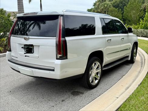 Used 2018 Cadillac Escalade ESV Luxury RWD image 6