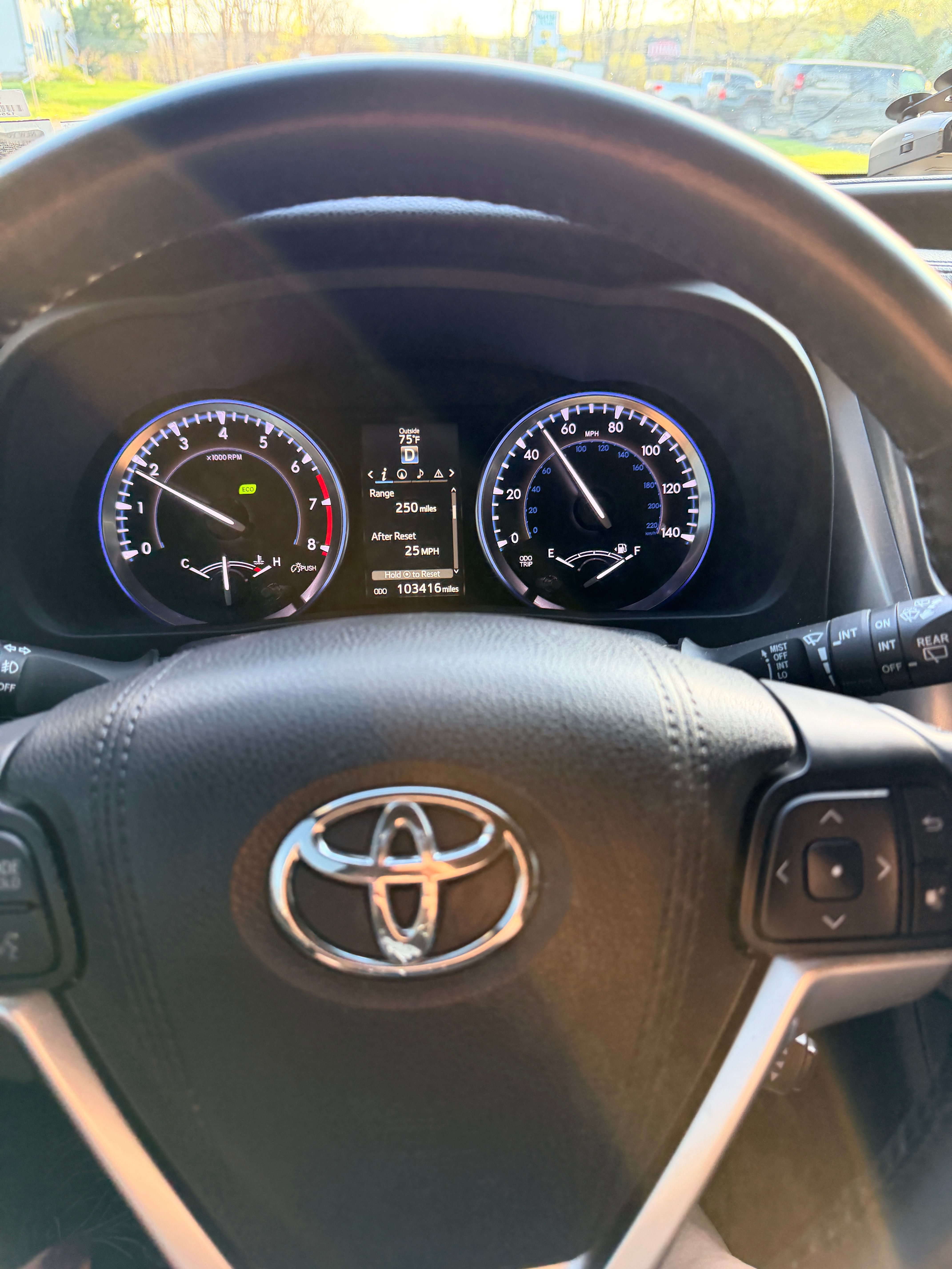 Used 2015 Toyota Highlander XLE AWD/4WD image 16