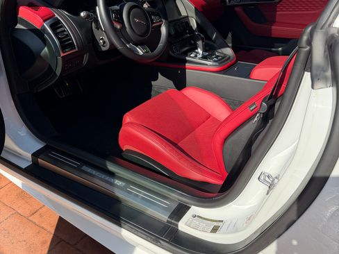 Used 2023 Jaguar F-TYPE R image 15