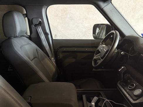Used 2023 Land Rover Defender 110 S image 19