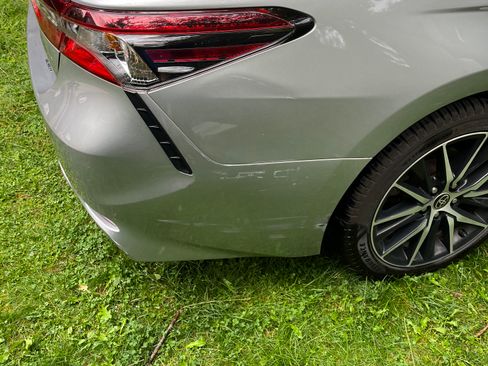 Used 2022 Toyota Camry SE FWD image 5