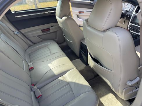 Used 2007 Chrysler 300 C w/ Protection Group II RWD image 15