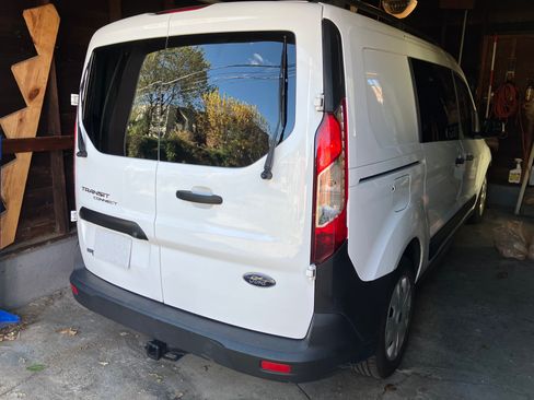 Used 2020 Ford Transit Connect XL image 10