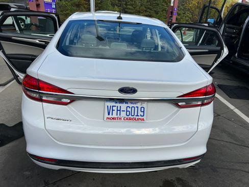 Used 2018 Ford Fusion S image 9