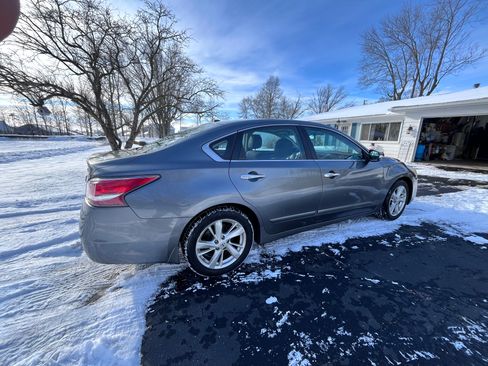 Used 2014 Nissan Altima 2.5 SL w/ Moonroof Package image 9