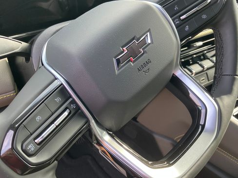 Used 2024 Chevrolet Colorado ZR2 w/ ZR2 Convenience Package III image 19