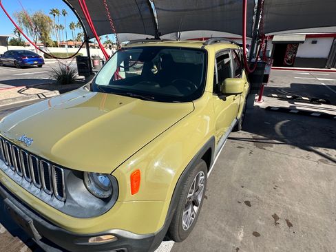 Used 2015 Jeep Renegade Latitude image 17