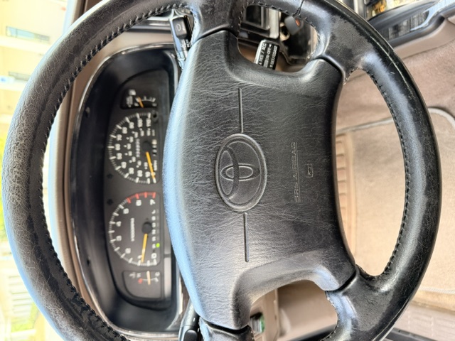 Used 1998 Toyota 4Runner SR5 w/ Sport Seat Pkg RWD image 12