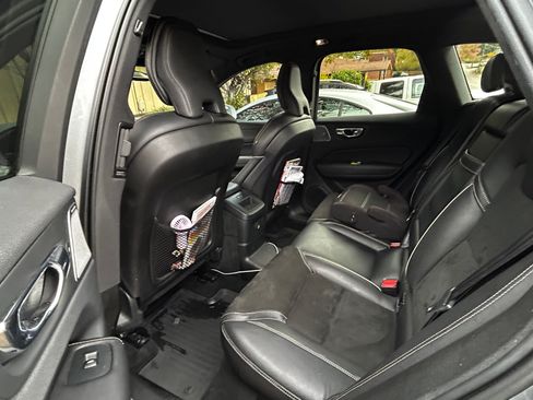 Used 2019 Volvo XC60 T8 R-Design w/ Advanced Package image 11