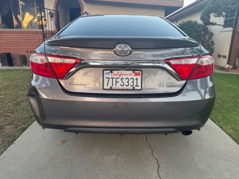 Used 2016 Toyota Camry LE FWD image 6