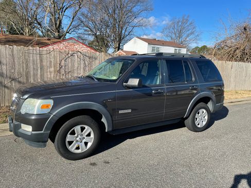 Used 2007 Ford Explorer XLT AWD/4WD image 5