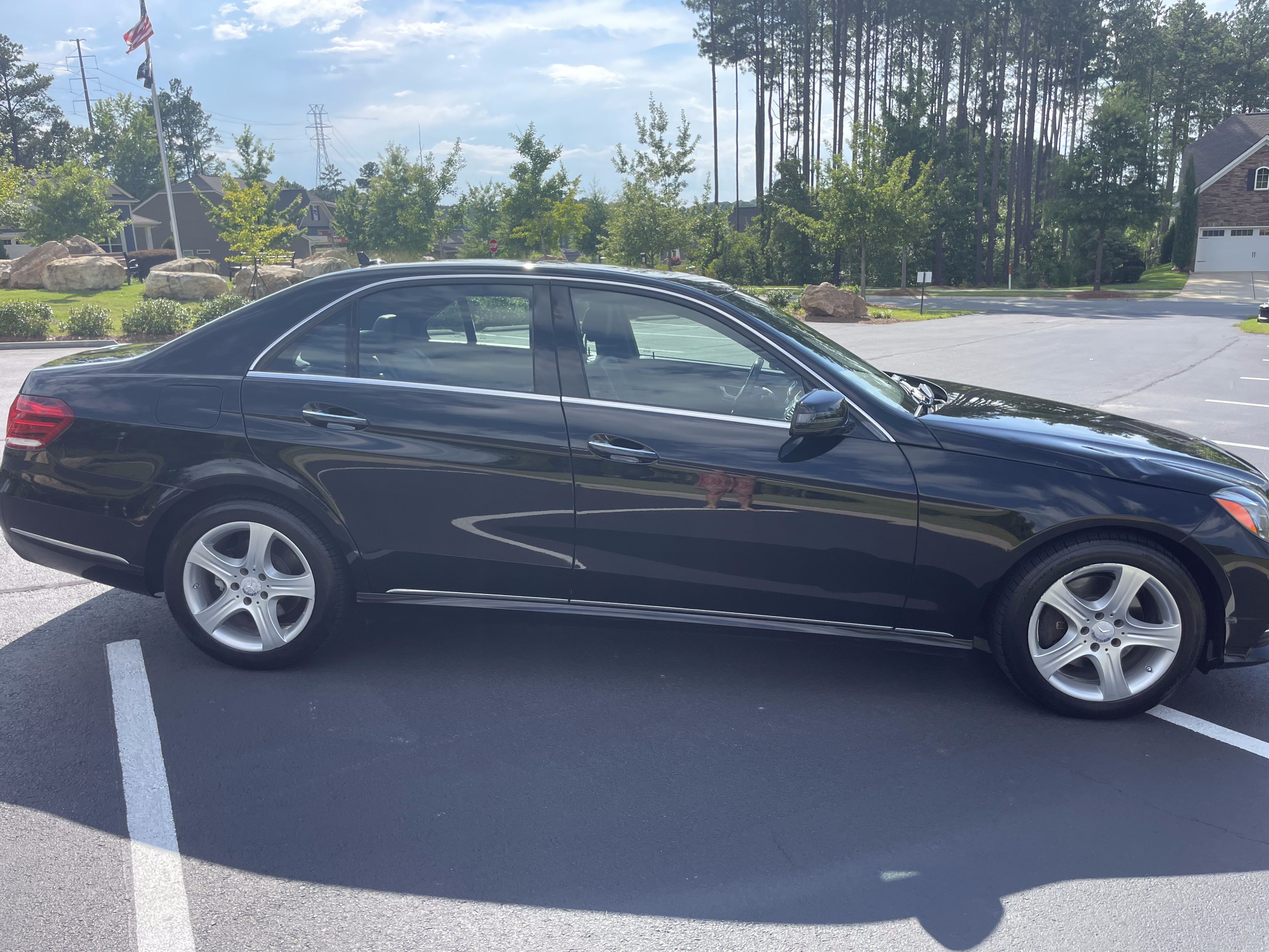 Used 2014 Mercedes-Benz E 350 4MATIC Sedan image 5